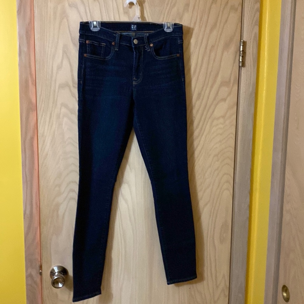 Gap. True skinny. 6/28L